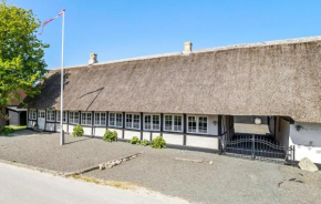 4 Bedroom Cozy Home In Samsø, Samsø